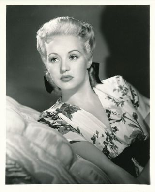 Betty Grable Vintage 1940 8x10 Fox Studio Powolny Portrait Photo