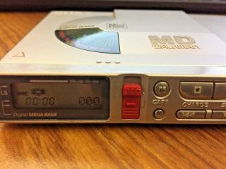 Sony Minidisc MZ - R37.  great Vintage 3