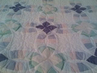 VINTAGE HAND QUILTED PIECED&SEWN WEDDING RING PATTERN PATCHWORK QUILT - 82X82 - 5