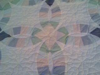 VINTAGE HAND QUILTED PIECED&SEWN WEDDING RING PATTERN PATCHWORK QUILT - 82X82 - 8