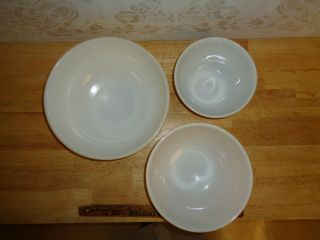 3 Vintage 1940 - 50 ' s Pyrex Mixing 2,  3,  4 Quart Nesting Yellows and Greens - USA 5
