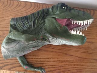 Vintage 1996 Jurassic Park The Lost World T - Rex Dinosaur Hand Puppet Noise Maker