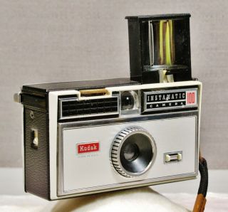 Kodak Instamatic 100 Film Camera In - Vintage Collectible