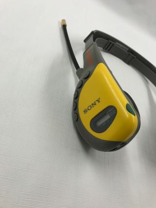 Vintage Sony Walkman Sports SRF - HM55 Radio Yellow Headset 2