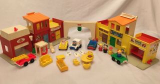 Vintage Fisher Price Little People Play Family Village 997 Plus Accessories