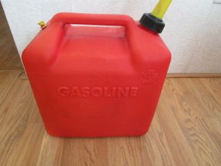 Vintage Chilton 5 Gallon Vented Gas Can Model P - 500 3