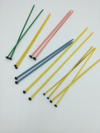 7 Pairs Of Vintage Plastic Knitting Needles Including Bee Hive