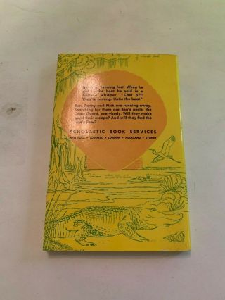 1972 The Lion ' s Paw by Robb White Scholastic 7th Printing Paperback 5