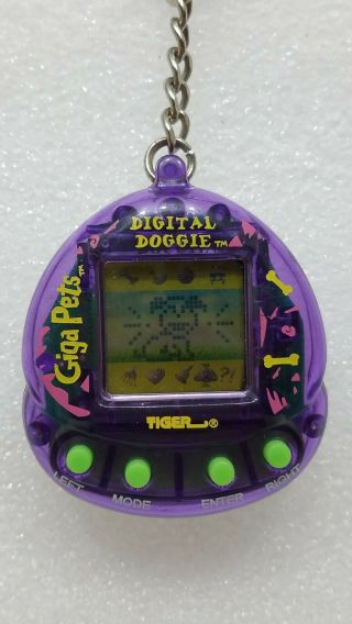 Vintage 1997 Tiger Electronics Digital Doggie Giga Keychain Vitural Pets - 3