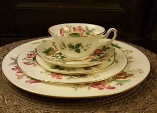 Vintage Charnwood By Wedgwood Fine Bone China Dinnerware 5 Piece Place Setting