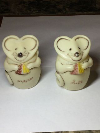 Vintage Salt And Pepper Shakers Mice Mouse With Cheese Plastic Made Hong Kong