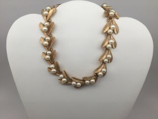 Vintage " Trifari " Faux Pearl Florentine Gold - Tone Leaf Modif Choker Necklace