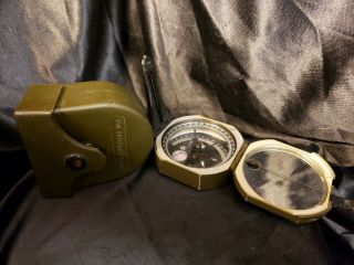 Vintage Wwii Us Military Compass W/hard Plastic M19 Belt Snap Case