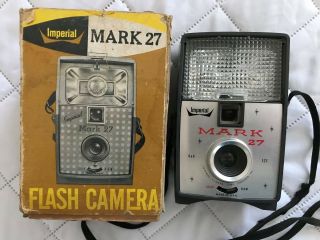 Vintage 1960s Imperial Mark 27 Camera B3