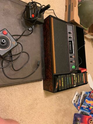 Vintage Atari 2600 Woodgrain Console 2 Controllers And Wood Case (16) Games 6