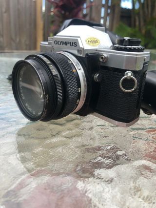 Vintage Olympus Om - 10 Camera With Zuiko Mc Auto - S F=50mm Lens Japan -