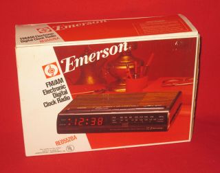 In Open Box Vintage Emerson Am/fm Electronic Digital Clock Radio Model