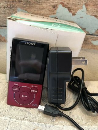 Sony Walkman Nwz - E344 Red 8gbdigital Mp3 Media Player Music Vtg Travel Fm Radio