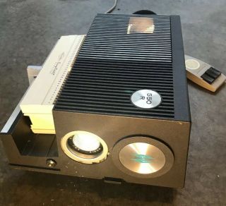 Vintage Sawyers 550r 2x2 Portable Slide Projector With Box/remote Slide Control.