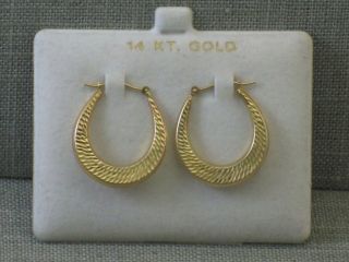 Vtg Estate 14k Yellow Gold Cut Teardrop Hoop Earrings 1.  8g Classic On Card Nos