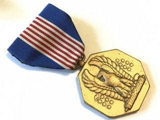 Vintage Ww2 Soldiers Medal For Valor Military Issue