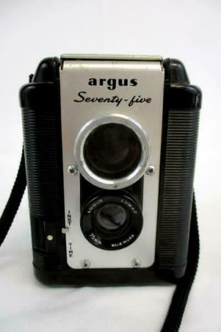 Vintage 50 ' s ARGUS Seventy - Five 75mm Lens Box Film Camera & Flash Accessory 4