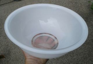 Vintage Pyrex 325 Large White Clear Bottom Rim Mixing Nesting Bowl 2.  5 Qt Usa