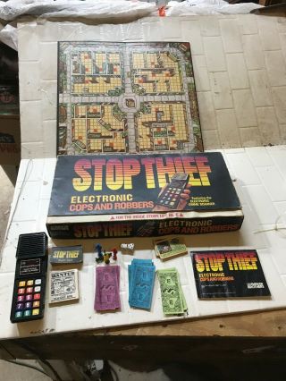 Vintage 1979 Parker Brothers Stop Thief Electronic Board Game Complete