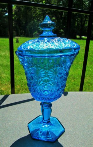 Vintage L.  E.  Smith Azure Blue Daisy & Button Footed Pedestal Lidded Candy Dish