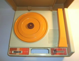 Vintage 1978 Fisher Price Record Player - Phonograph 825 33 45 Rpm.  - Plays