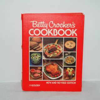 Betty Crocker Revised Cookbook 1981 Hardcover Wire Spiral Bound Vintage