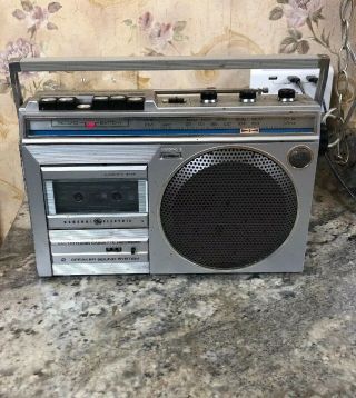 Vintage Ge Radio Cassette Player Recorder Boombox Am Fm Model 3 - 5246a Parts