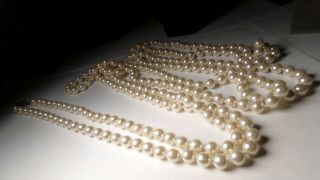 Vtg Joan Rivers Long White Lucite Pearl Hand Knotted Bead Necklace 120 "