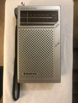 Vintage Portable Radio Sanyo Amfm 2 Band Receiver Acdc Transistor Pocket Size