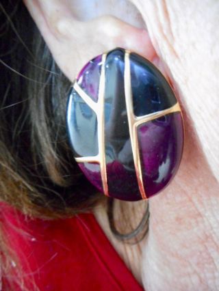 Authentic Vintage 1980s Gold Tone Purple & Black Oval Modernist Pierced Earrings