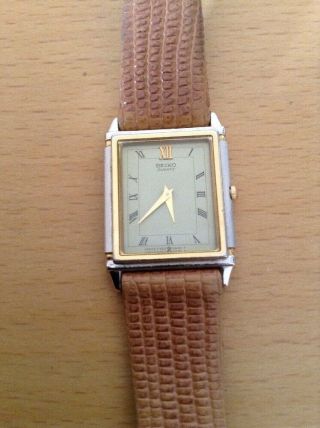 Vintage Ladies Seiko Quartz Watch In Full Order - Slim Case - Strap Worn.