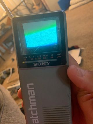Vintage Sony Fd - 10a Watchman Portable Battery Operated Handheld Television Tv