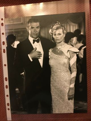 Sean Connery Kim Basinger James Bond 83 Vintage Press Still Photo