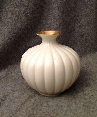 Vintage Lenox Sweetbriar Cream Ribbed Bud Vase 24k Gold Opening Trim Usa