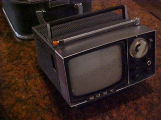 Vintage Sony Micro Tv Model 5 - 303w Transistor Television Receiver Japan