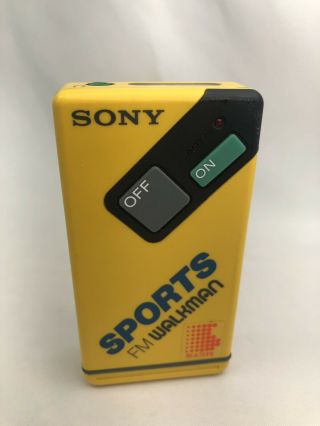 Vintage Sony Sports Fm Stereo Walkman Model Srf - 4 Sport Radio Srf4