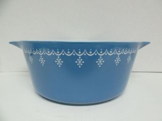 Vintage Pyrex 2 - 1/2 Qt Casserole White Snowflake Garland on Blue NO LID VGUC 3
