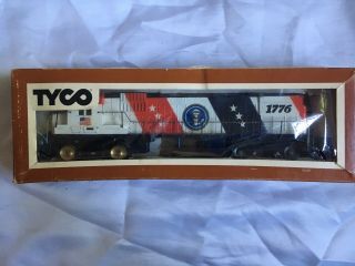 Tyco Ho Locomotive And Caboose Vintage 1776 Spirit Of 76 W/ Box.  Power - Lighted.