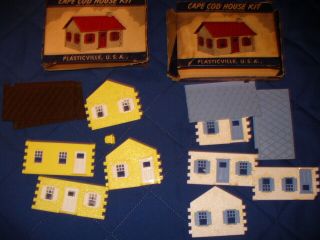 2 Vintage Plasticville Cape Cod House Kits O S Gauge Blue Yellow 1400 79
