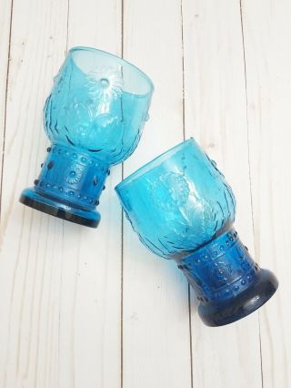 Set Of 2 Vintage Libbey Blue Daisy Flower Pedestal Drinking Glasses Goblets.