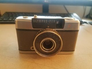 Vintage Collectible Olympus Pen Ee 1:2.  8 F=3 Cm Film Camera.
