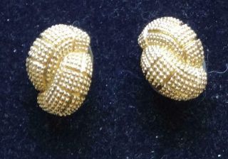 CHRISTIAN DIOR Vintage Earrings Dainty Gold Filigree Swirls 2