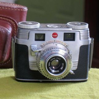 Vintage 1950 Kodak Signet 35 Rangefinder 35mm Camera With Leather Case