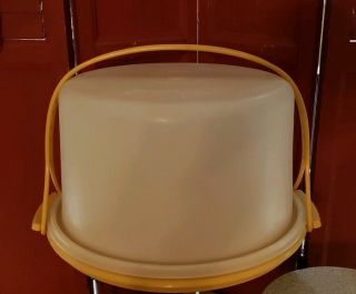 Tupperware Vintage Harvest Gold 12 " Round Cake Taker Carrier With Handle