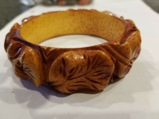 Vintage Butterscotch Bakelite Bangle Bracelet Leaves Deeply Molded Nr